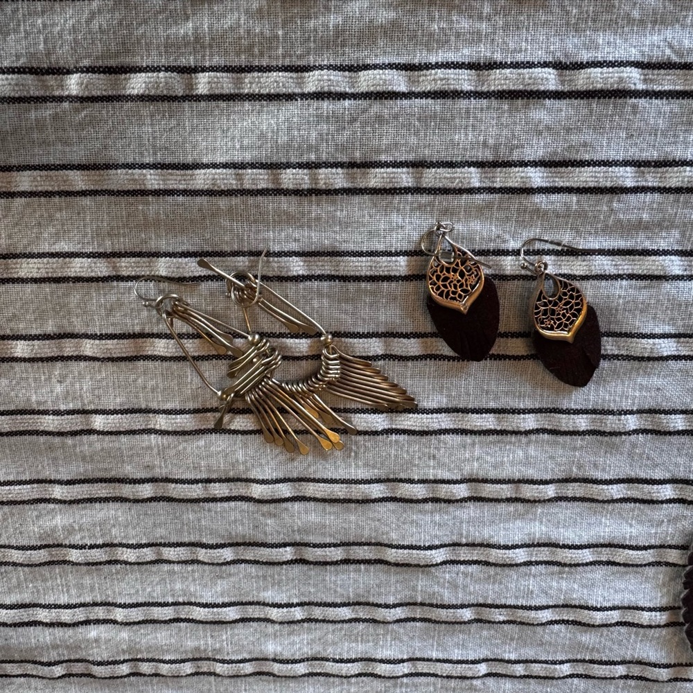 Elegant Silver and Brown Earrings Set